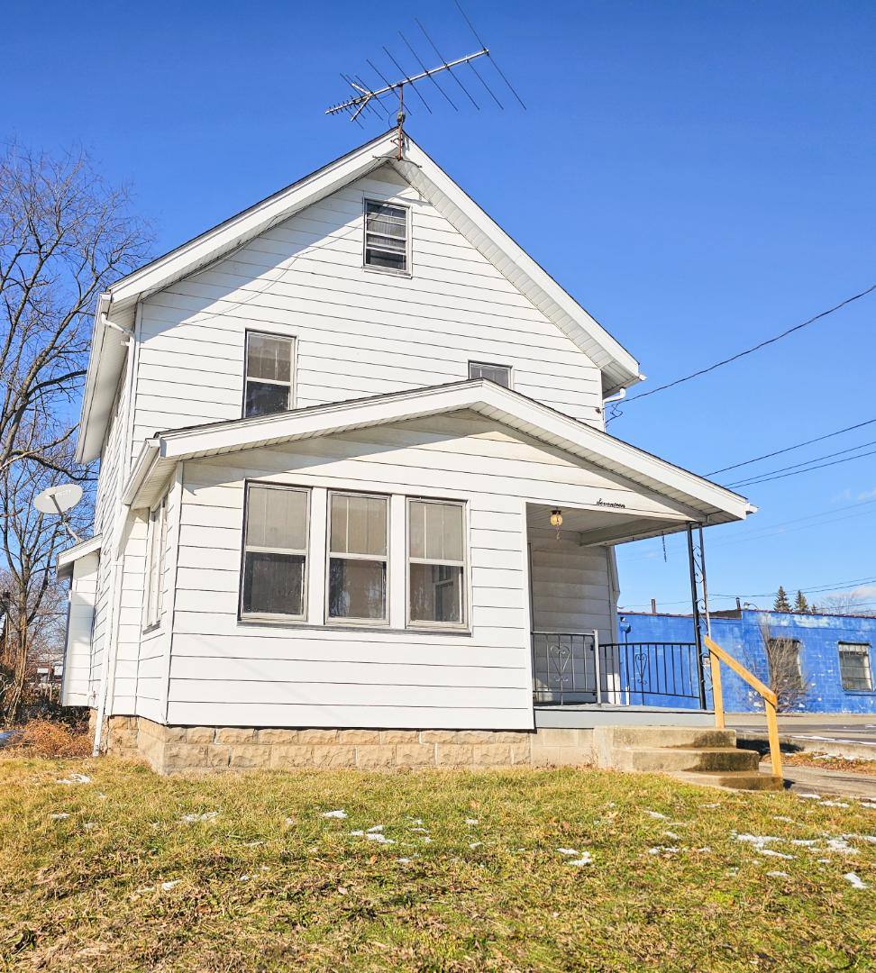 House for rent at 17 W Woodsdale Ave, Akron, OH 44301