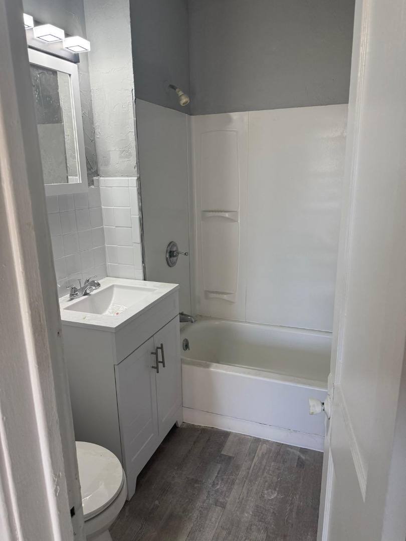 Apartment for rent at 1035 E 140th St #1033 Top, Cleveland, OH 44110