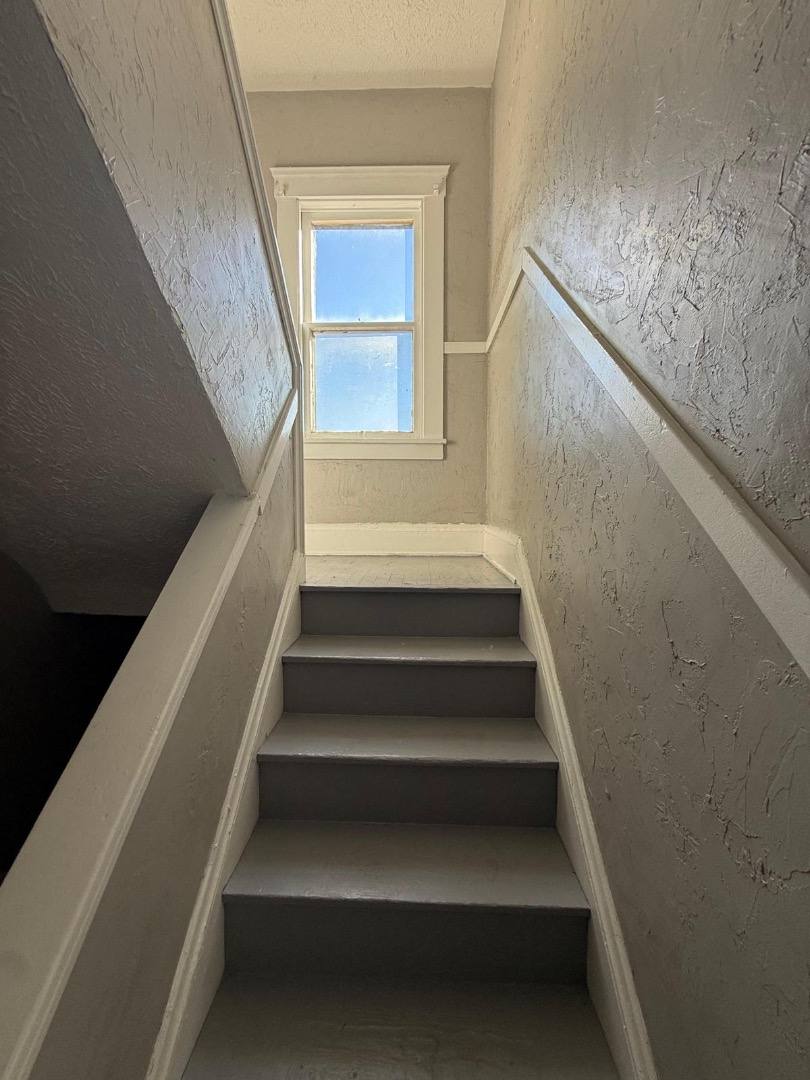 Apartment for rent at 1035 E 140th St #1033 Top, Cleveland, OH 44110