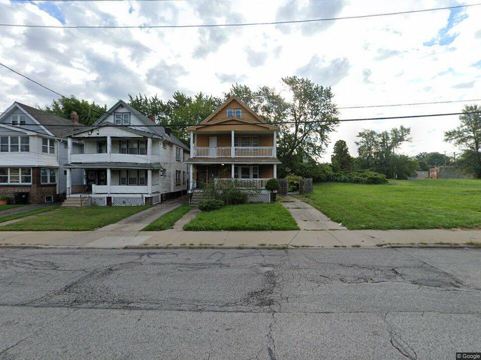 Apartment for rent at 1035 E 140th St #1033 Top, Cleveland, OH 44110