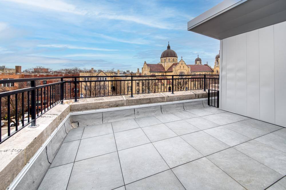 Apartment for rent at 4637 N Ashland #401, Chicago, IL 60640