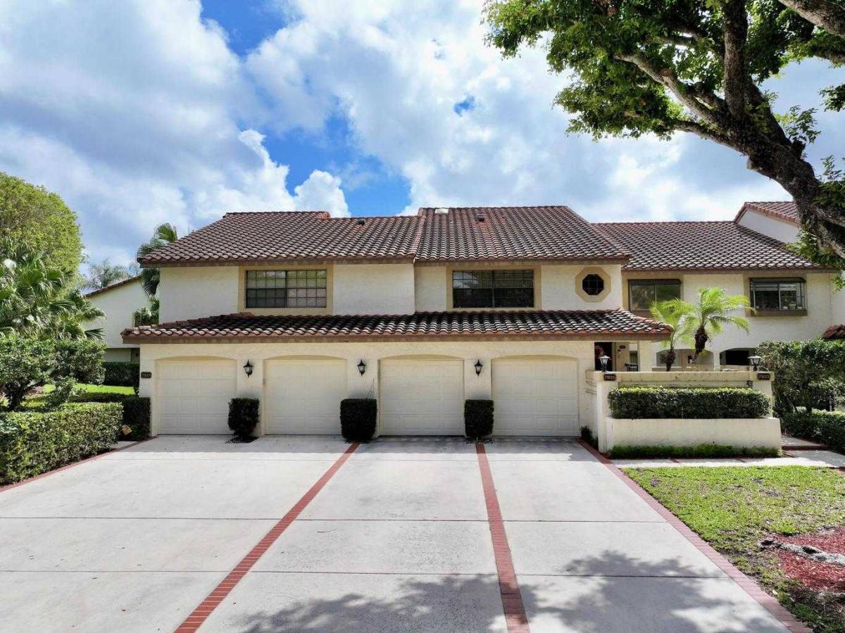 Condo for rent at 7935 La Mirada Dr, Boca Raton, FL 33433
