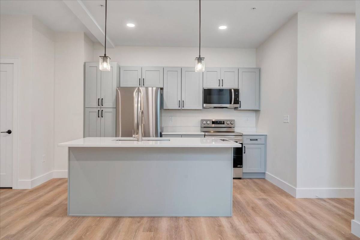 Apartment for rent at 528 E Cleveland Ave, Vinton, VA 24179