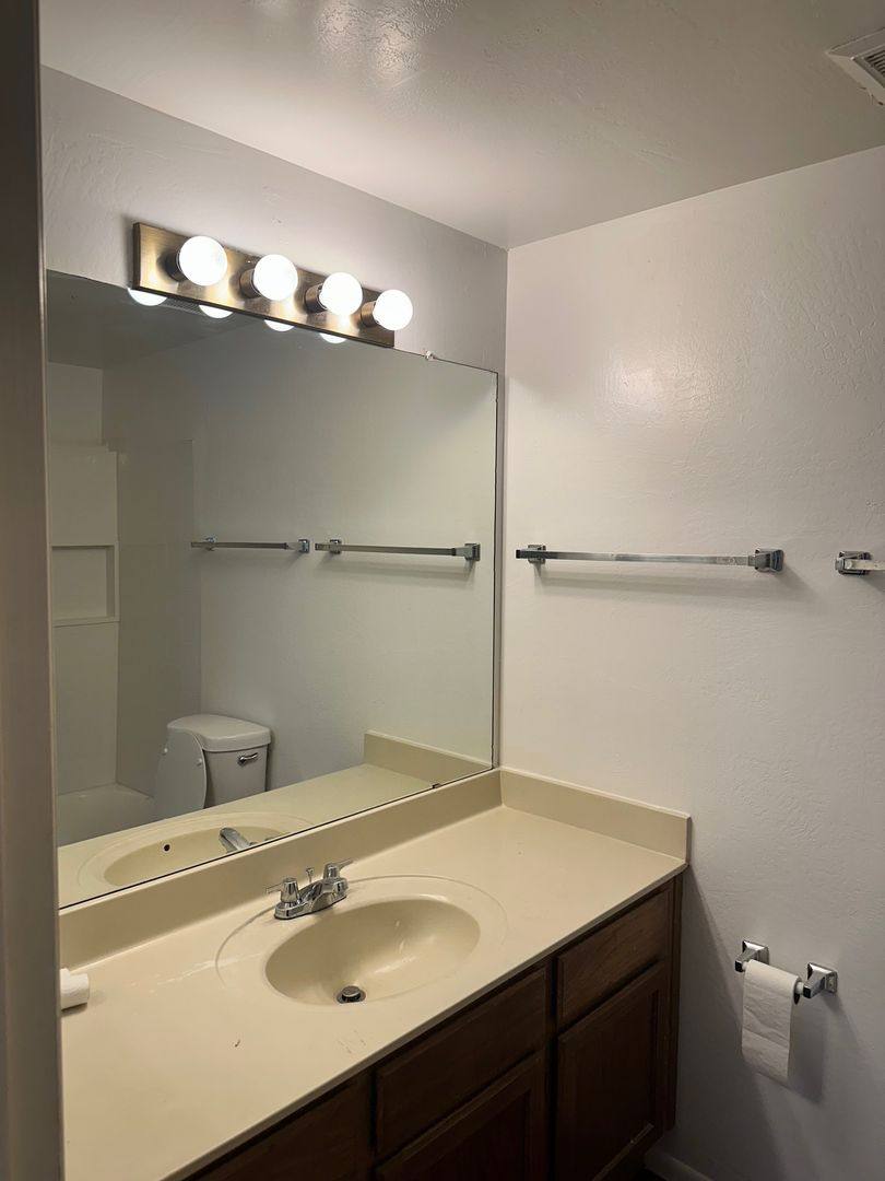 House for rent at 930 N Mesa Dr, Mesa, AZ 85201