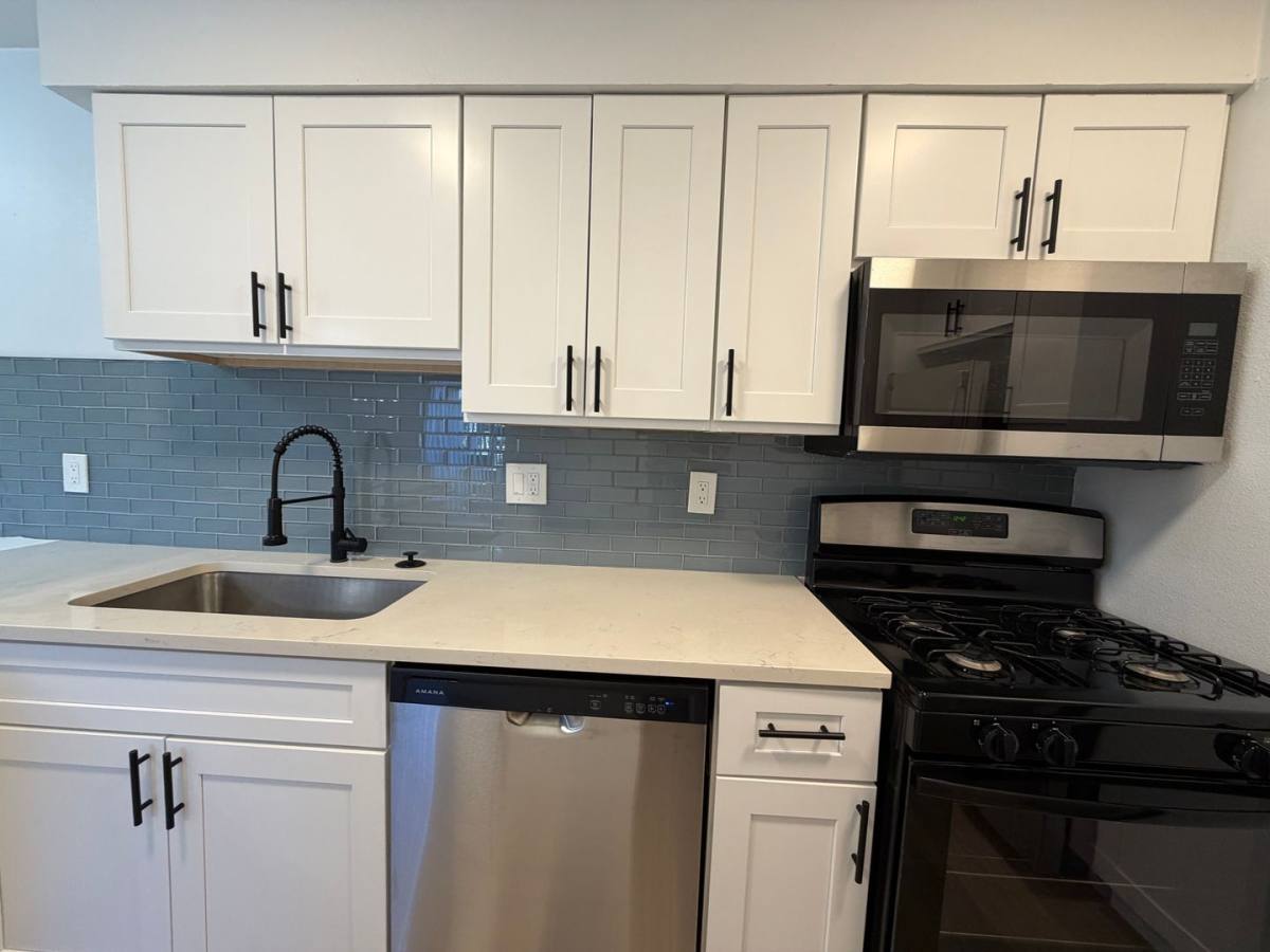 Apartment for rent at 302 E Monte Vista Rd, Phoenix, AZ 85004