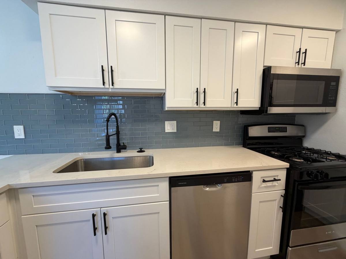 Apartment for rent at 302 E Monte Vista Rd, Phoenix, AZ 85004