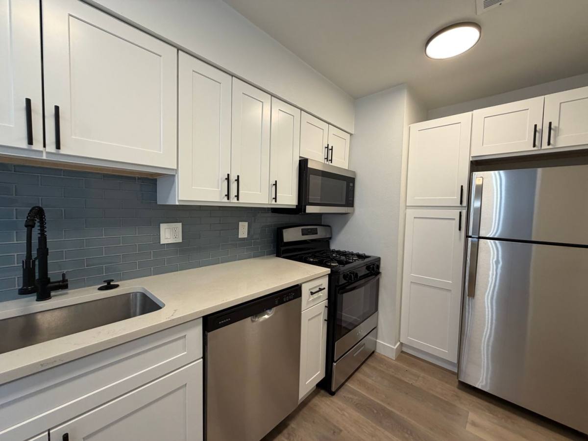 Apartment for rent at 302 E Monte Vista Rd, Phoenix, AZ 85004