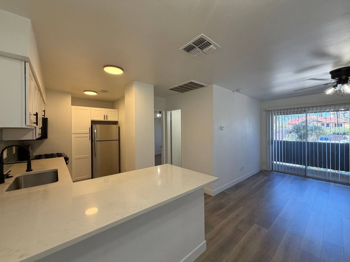 Apartment for rent at 302 E Monte Vista Rd, Phoenix, AZ 85004