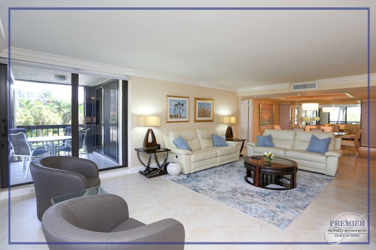 Apartment for rent at 4551 Gulf Shore Blvd N, Naples, FL 34103