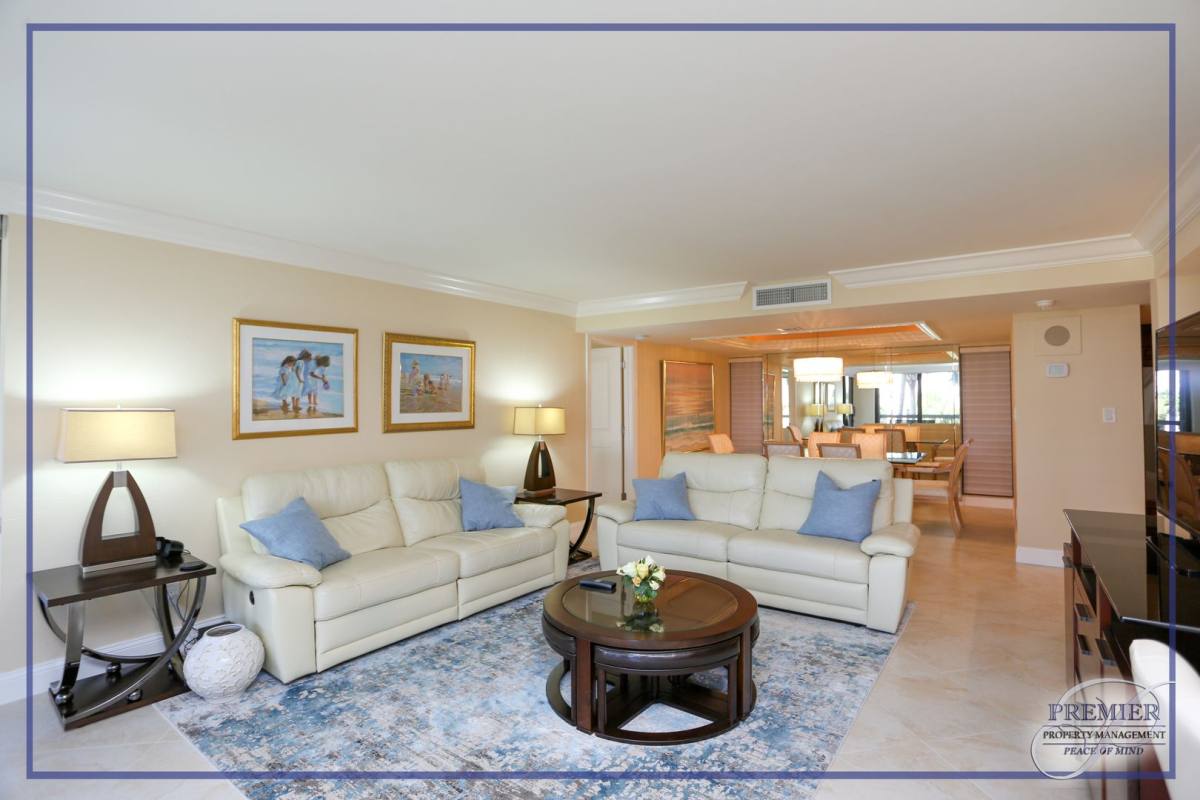 Apartment for rent at 4551 Gulf Shore Blvd N, Naples, FL 34103