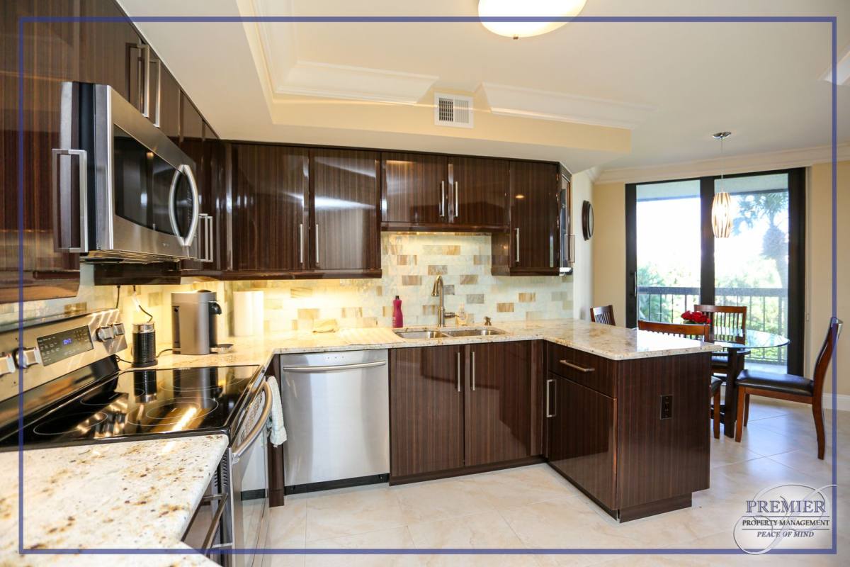 Apartment for rent at 4551 Gulf Shore Blvd N, Naples, FL 34103
