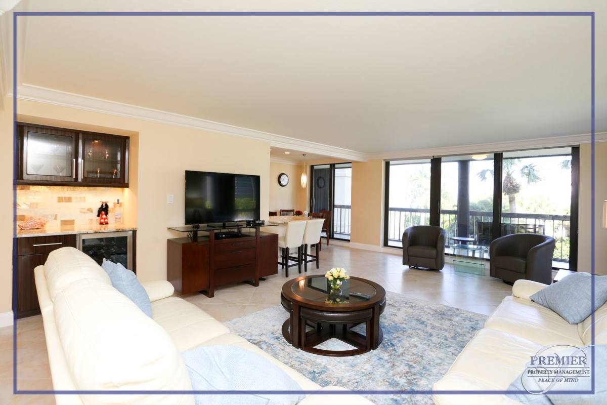 Apartment for rent at 4551 Gulf Shore Blvd N, Naples, FL 34103