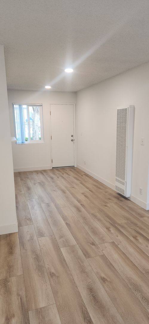 Apartment for rent at 16750 Sherman Way, Van Nuys, CA 91406