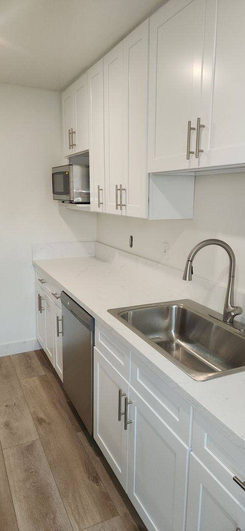 Apartment for rent at 16750 Sherman Way, Van Nuys, CA 91406
