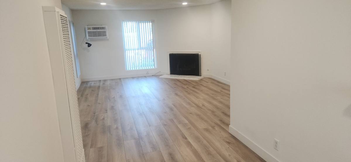 Apartment for rent at 16750 Sherman Way, Van Nuys, CA 91406