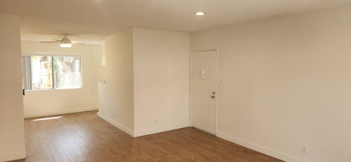 Apartment for rent at 16750 Sherman Way, Van Nuys, CA 91406