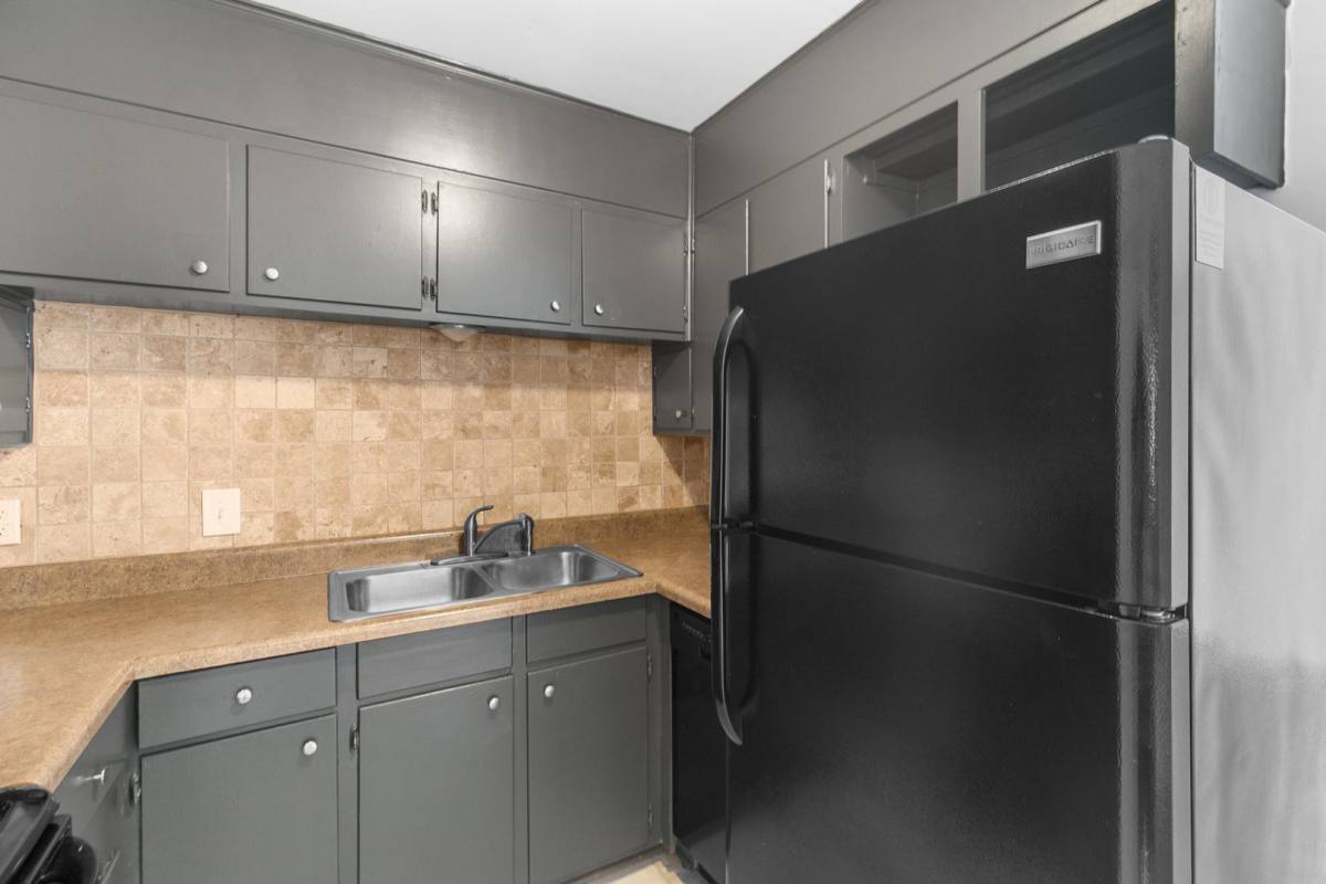 Apartment for rent at 1613 13th Ave S, Birmingham, AL 35205