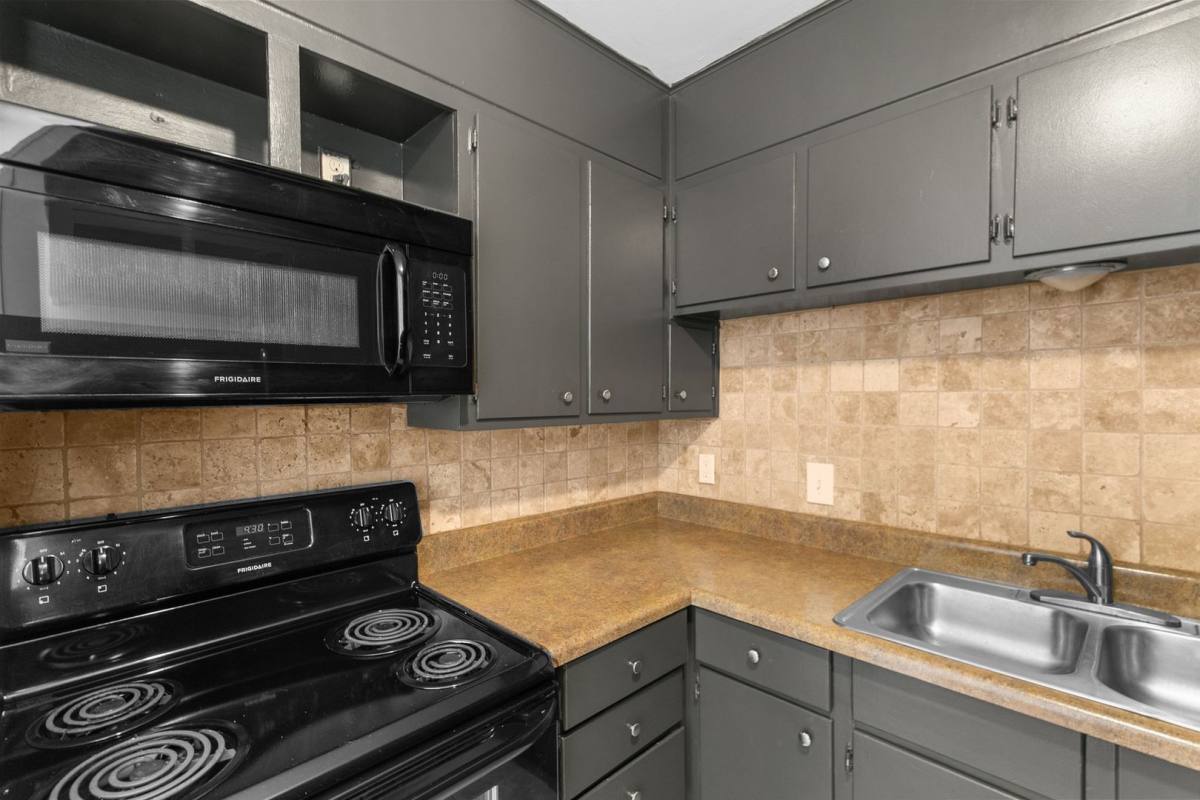 Apartment for rent at 1613 13th Ave S, Birmingham, AL 35205