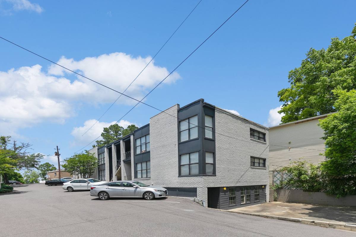 Apartment for rent at 1613 13th Ave S, Birmingham, AL 35205