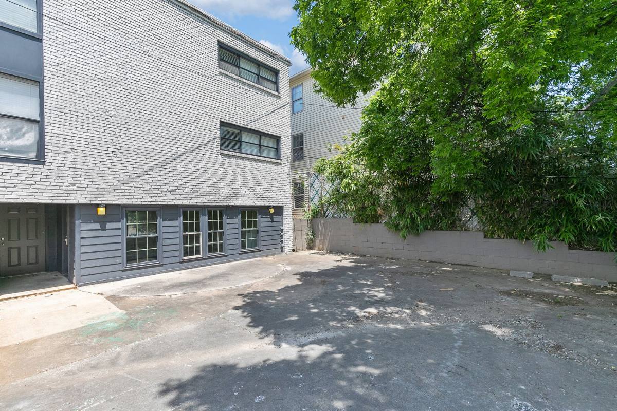 Apartment for rent at 1613 13th Ave S, Birmingham, AL 35205