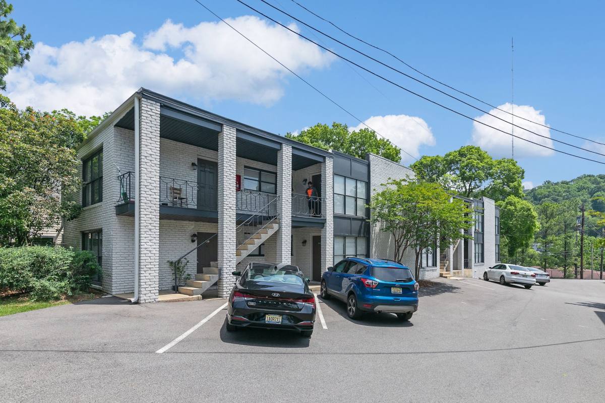 Apartment for rent at 1613 13th Ave S, Birmingham, AL 35205