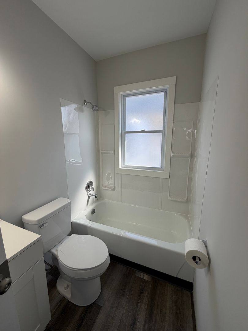 Apartment for rent at 14102 Glenside Ave, Cleveland, OH 44110