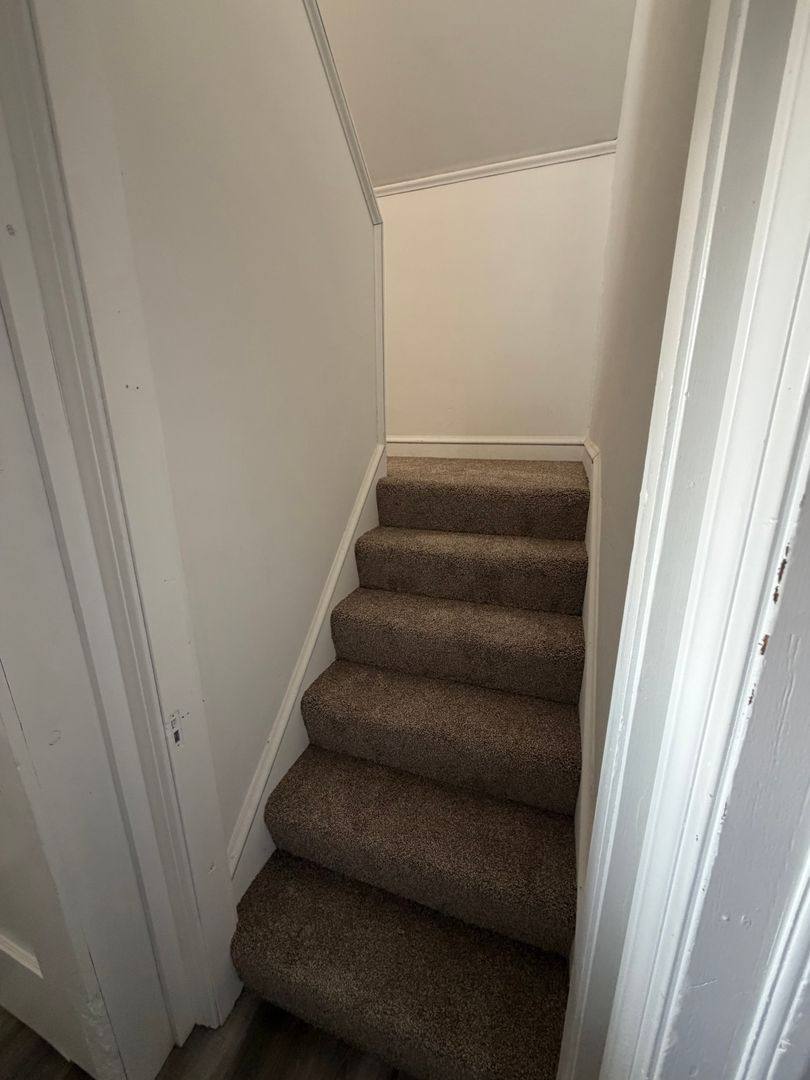 Apartment for rent at 14102 Glenside Ave, Cleveland, OH 44110