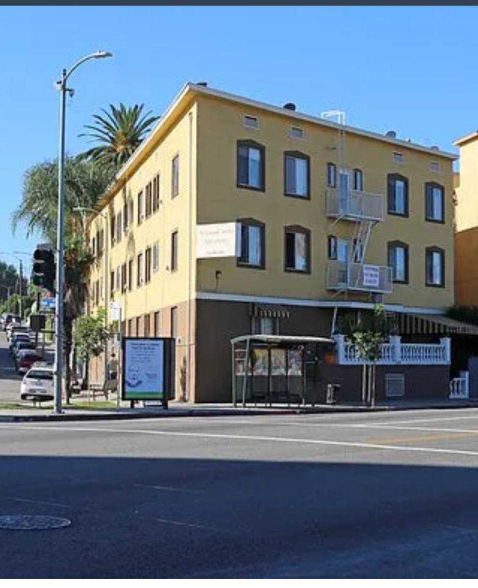 Apartment for rent at 2002 W Sunset Blvd, Los Angeles, CA 90026
