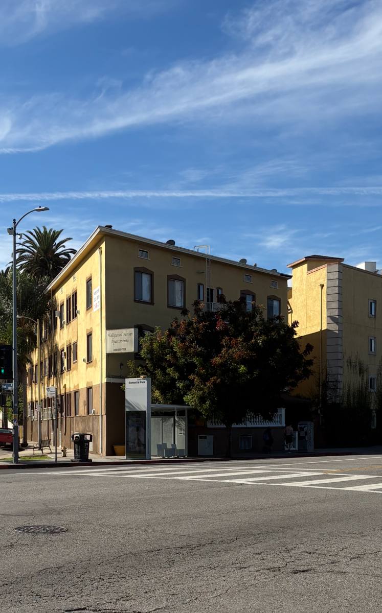 Apartment for rent at 2002 W Sunset Blvd, Los Angeles, CA 90026