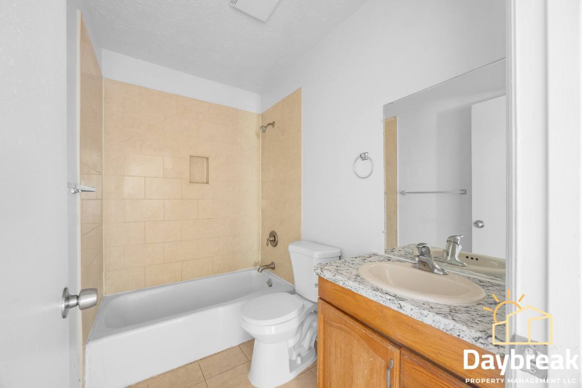 Apartment for rent at 10913 Queen Ann, Savannah, GA 31406
