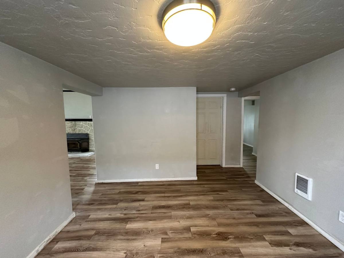 Apartment for rent at 1010 E 8th St, The Dalles, OR 97058