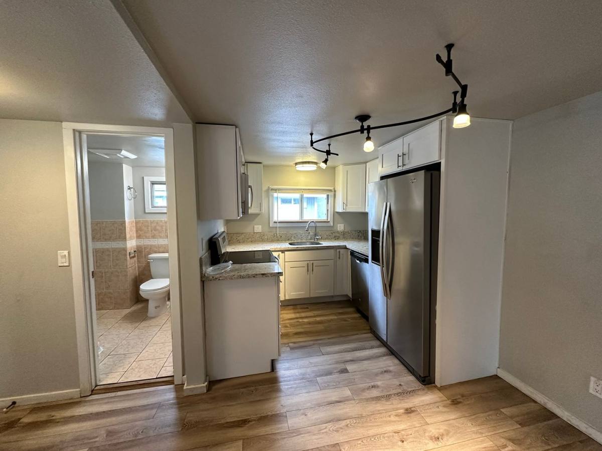 Apartment for rent at 1010 E 8th St, The Dalles, OR 97058