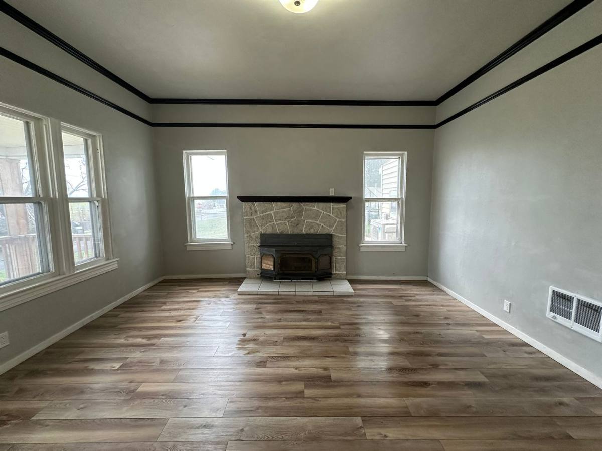 Apartment for rent at 1010 E 8th St, The Dalles, OR 97058