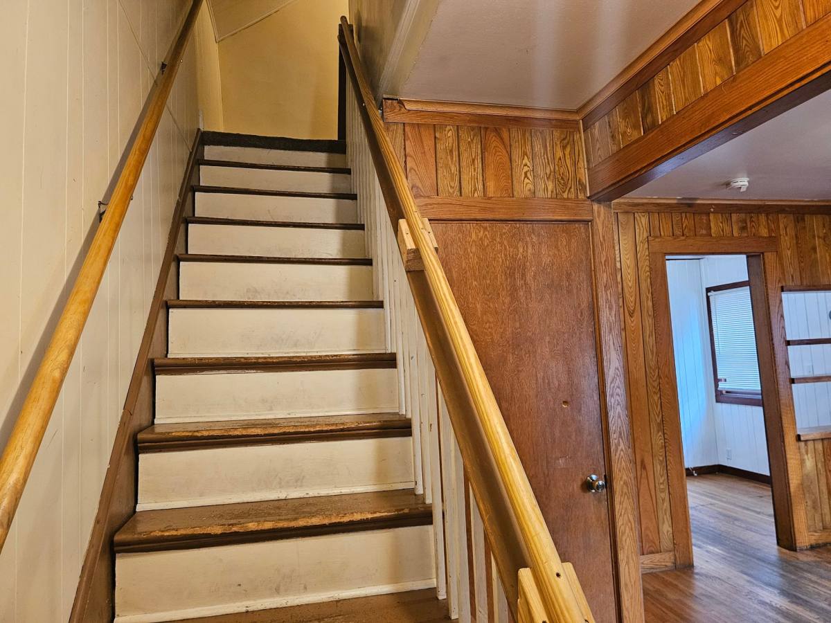 House for rent at 612 11th Ave SE, Minneapolis, MN 55414