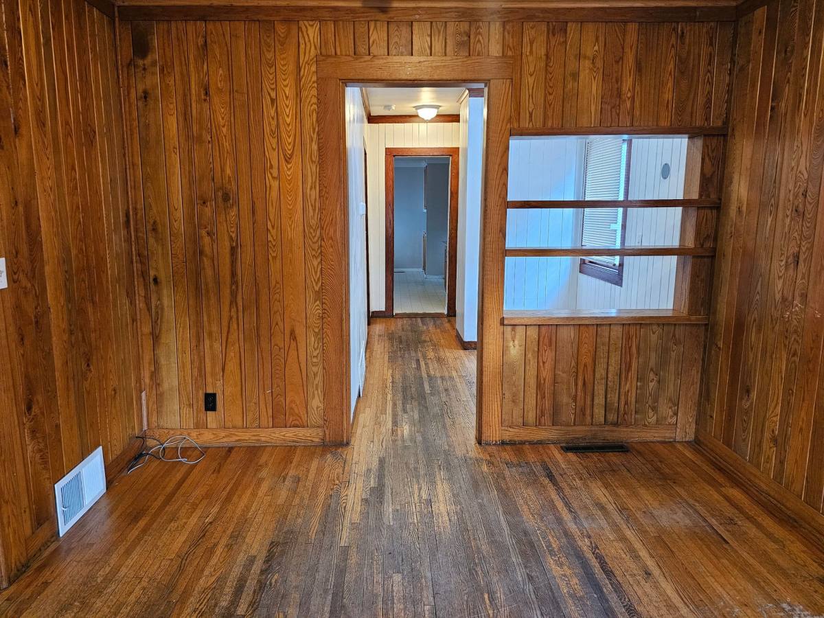 House for rent at 612 11th Ave SE, Minneapolis, MN 55414