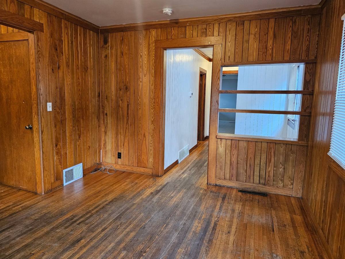 House for rent at 612 11th Ave SE, Minneapolis, MN 55414