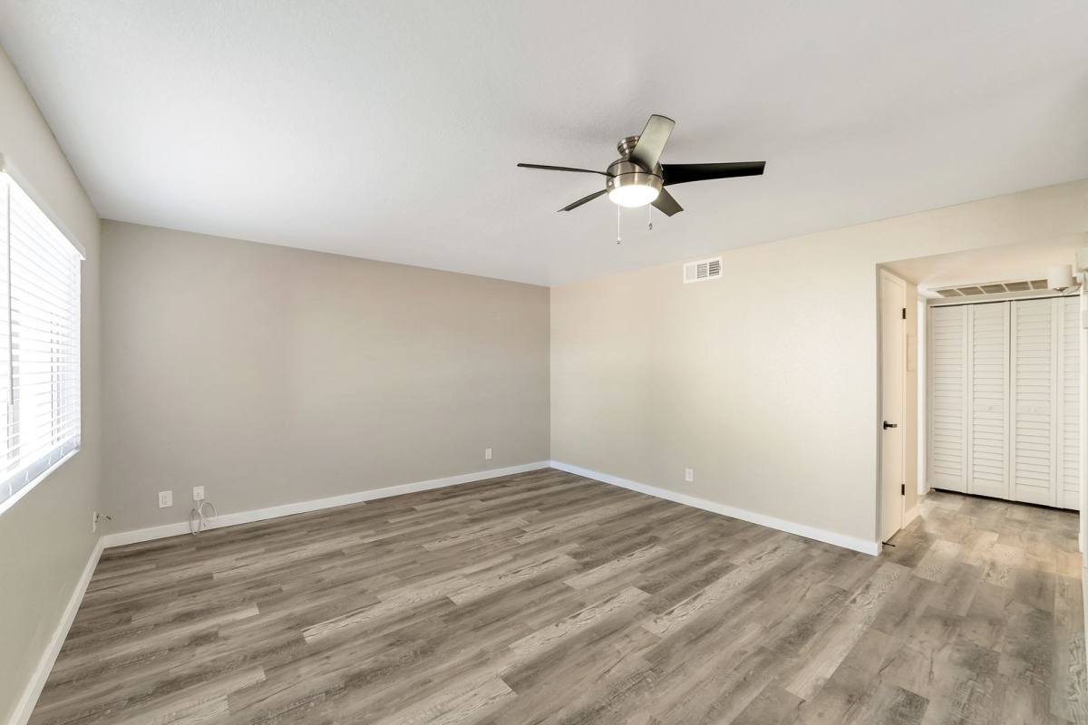 Apartment for rent at 2726 E Beck Lane, Phoenix, AZ 85032