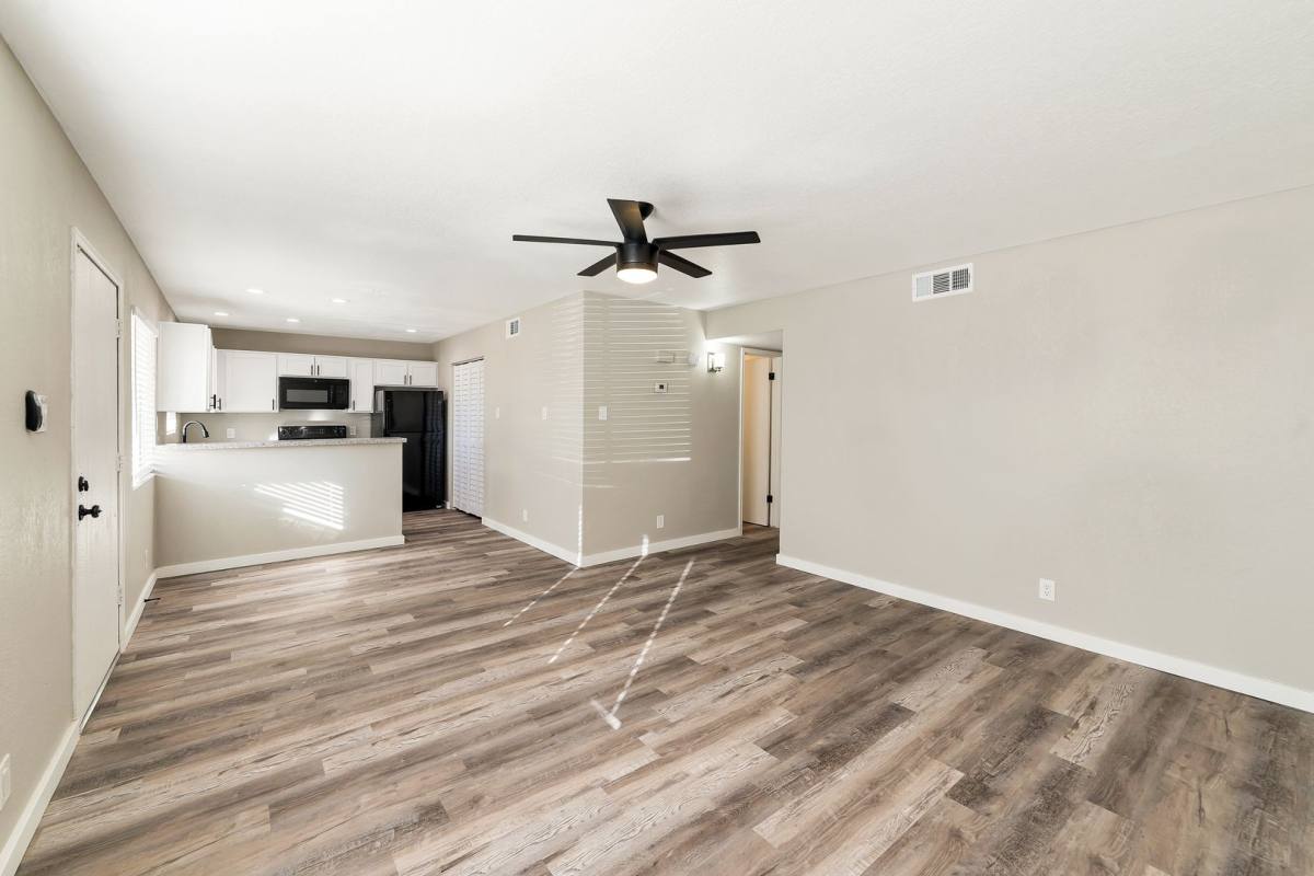 Apartment for rent at 2726 E Beck Lane, Phoenix, AZ 85032