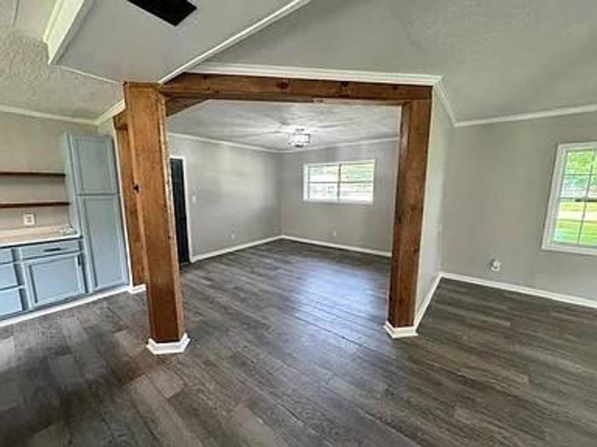 House for rent at 203 N Lake Dr, Brunswick, GA 31525