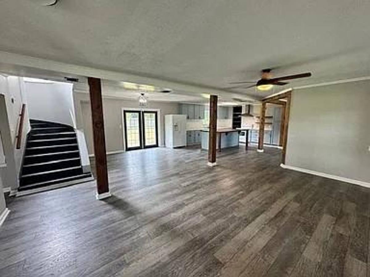 House for rent at 203 N Lake Dr, Brunswick, GA 31525