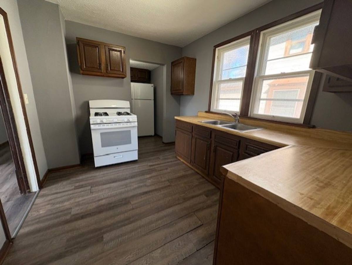 Apartment for rent at 566 Sumner St, Akron, OH 44311