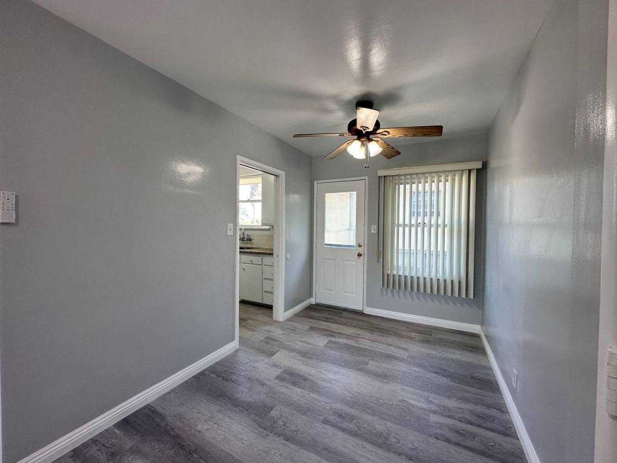 Apartment for rent at 5286 E Las Lomas St, Long Beach, CA 90815