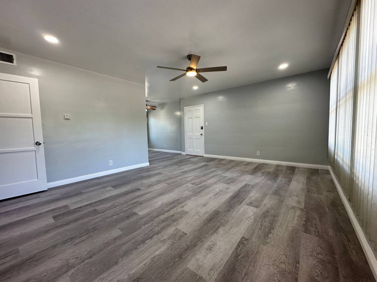 Apartment for rent at 5286 E Las Lomas St, Long Beach, CA 90815