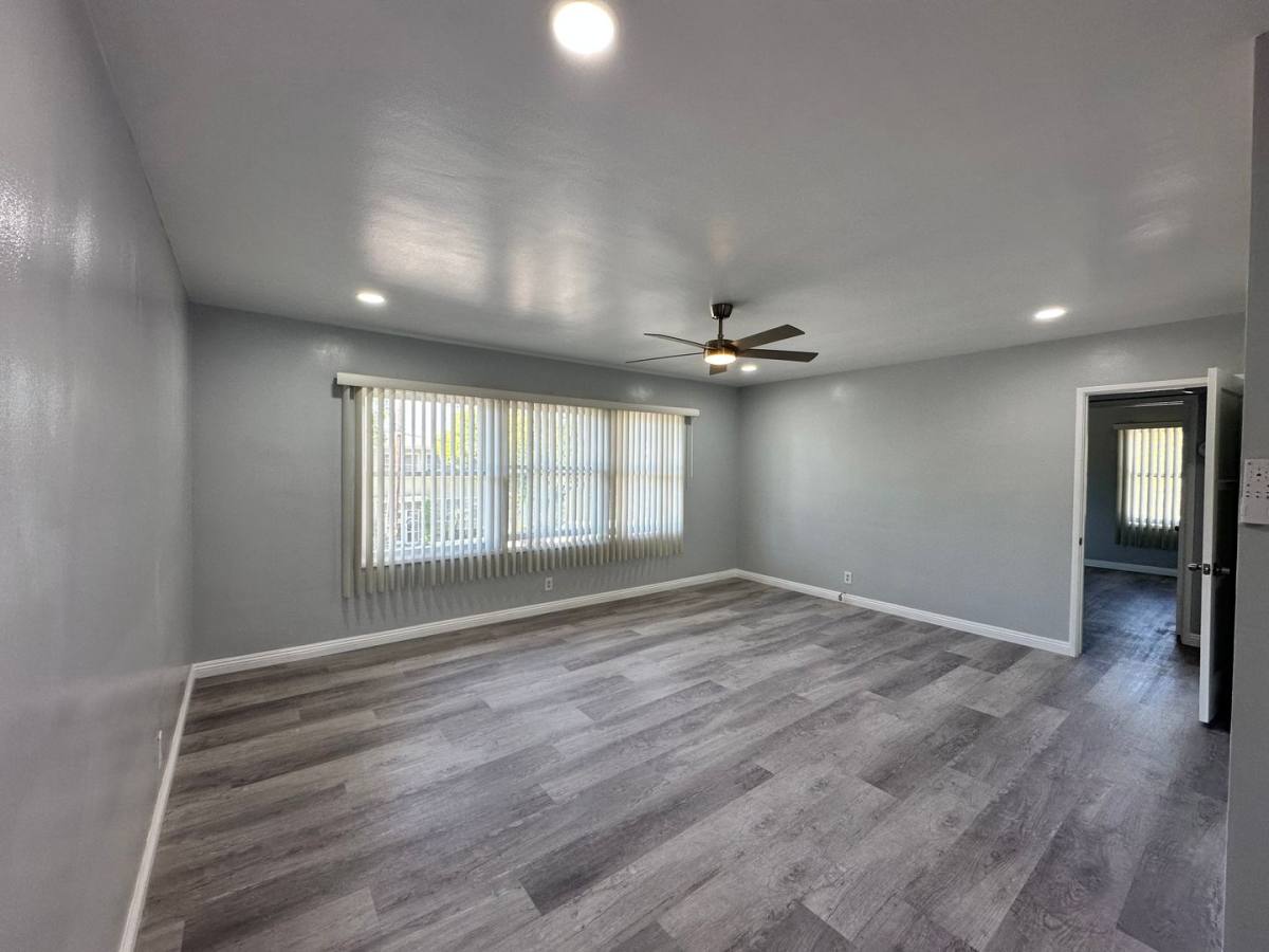Apartment for rent at 5286 E Las Lomas St, Long Beach, CA 90815