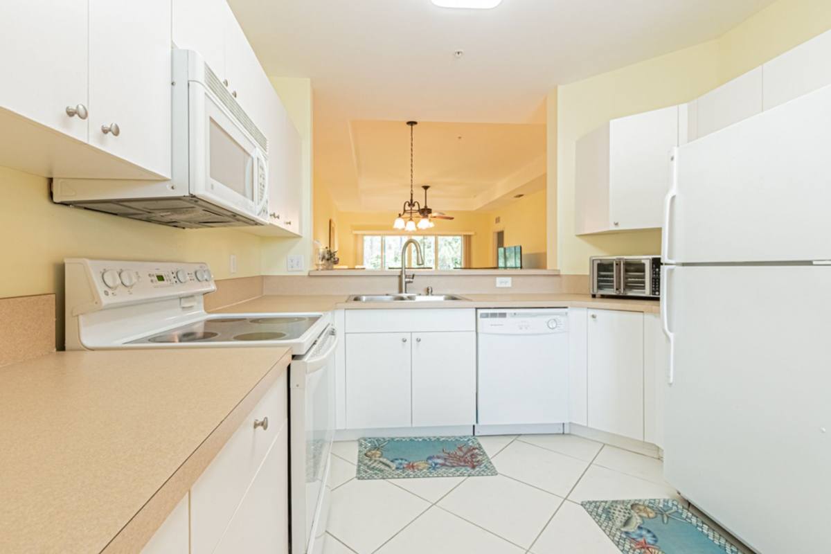 Condo for rent at 7811 Regal Heron Circle, Naples, FL 34104