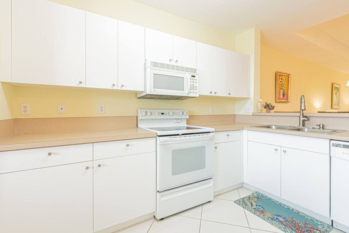 Condo for rent at 7811 Regal Heron Circle, Naples, FL 34104