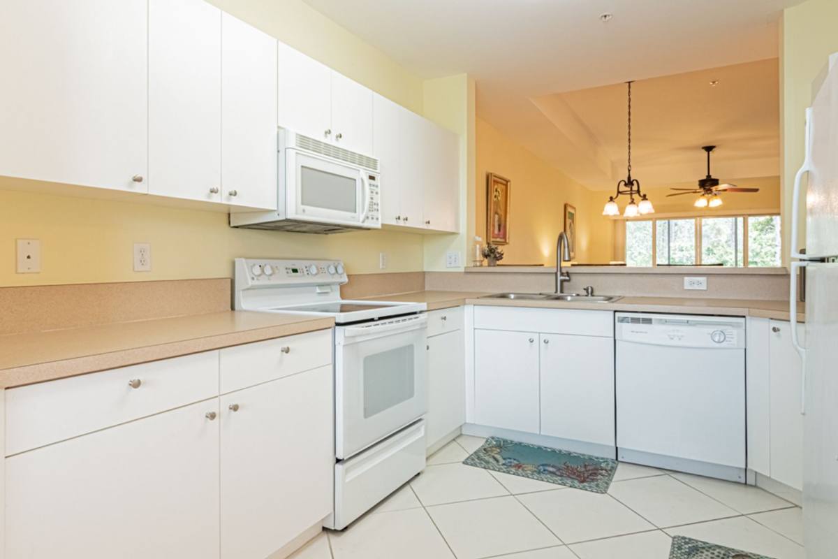 Condo for rent at 7811 Regal Heron Circle, Naples, FL 34104