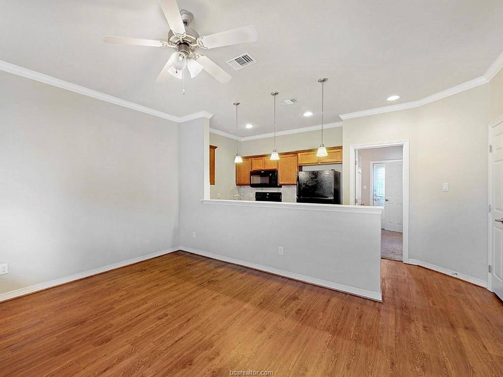 Townhouse for rent at 1198 Jones Butler Rd, College Station, TX 77840