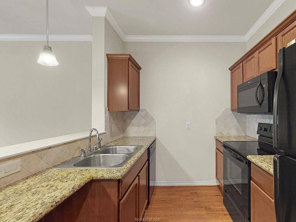 Townhouse for rent at 1198 Jones Butler Rd, College Station, TX 77840