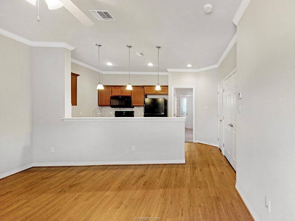 Townhouse for rent at 1198 Jones Butler Rd, College Station, TX 77840